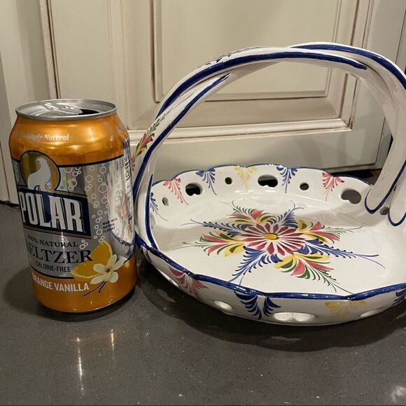 Hand painted Portuguese Majolica glaze ceramic floral braid Easter basket RCCL - Picture 2 of 6